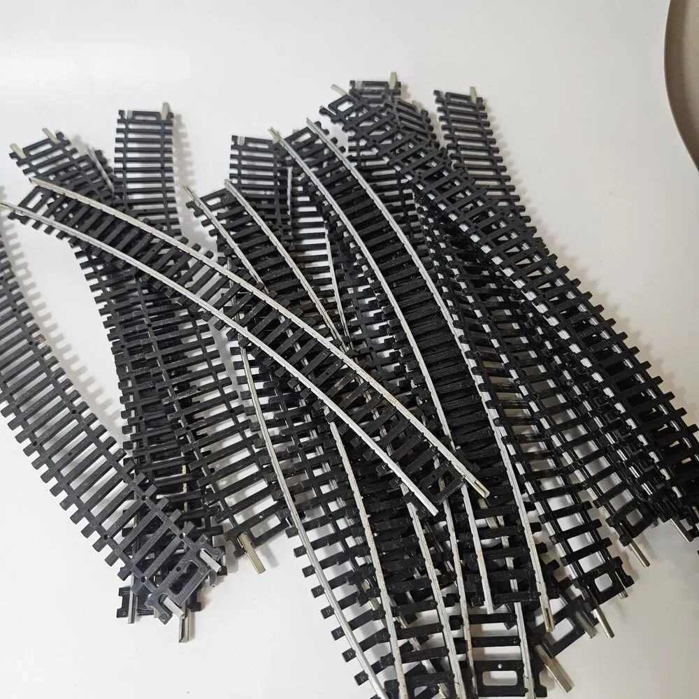 Bachmann HO Gauge Train Track 44-2781 Straight Curve Rerailer  Pieces In 2 Box